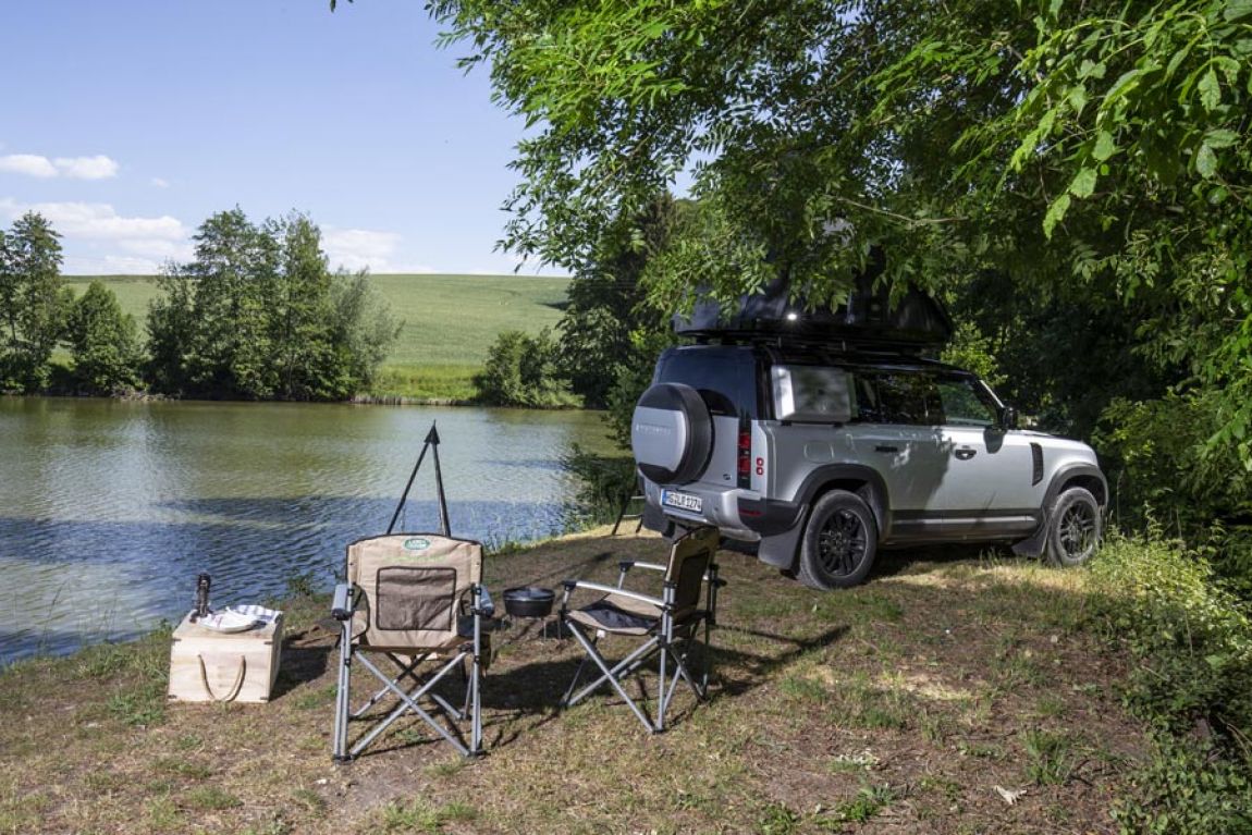 Lifestyle: Exklusiver Camping Roadtrip mit dem Land Rover Defender im Dachzelt